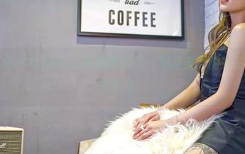 果团网 – 何梦兮Stacy的油亮合集：看这光滑的身影，真像一颗水珠。