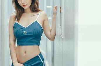 更新哟！桃良阿宅的nikke写真，期待中带点小脑补。