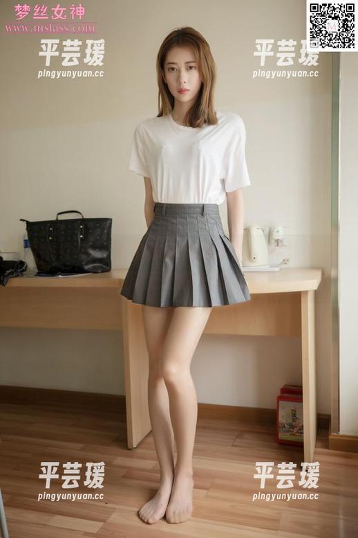 梦丝女神 - 当校服变成私房风，乔儿黑色图包的清新热度怎能抵挡？