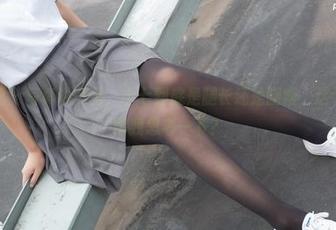 森萝财团 – 写真说美腿，小七到底是腿长还是腿瘦，这个问题值得我思考一下？