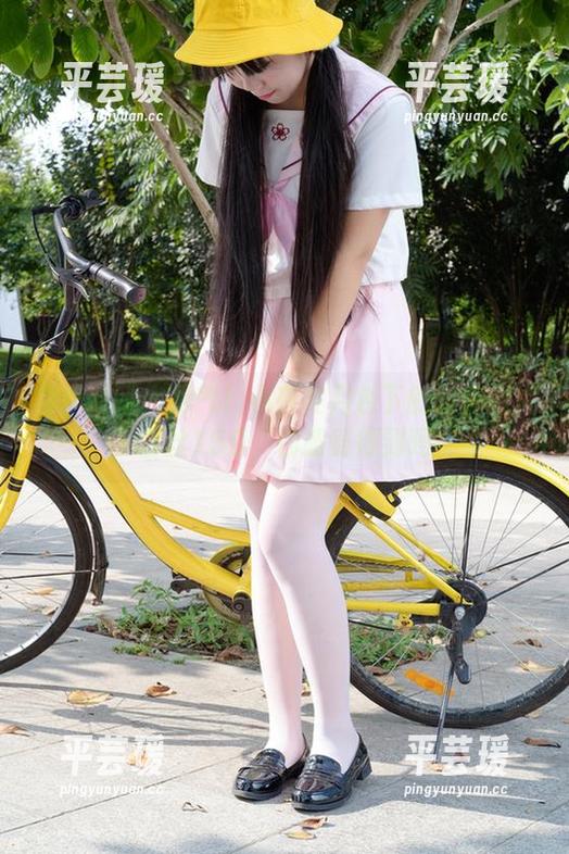 森萝财团 - 提气！小夜在月色下的私房图片，白丝15D，你感受得到吗？