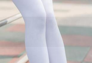 森萝财团 – 小梓浴缸照，居然如此撩人？快去下载那套图吧！