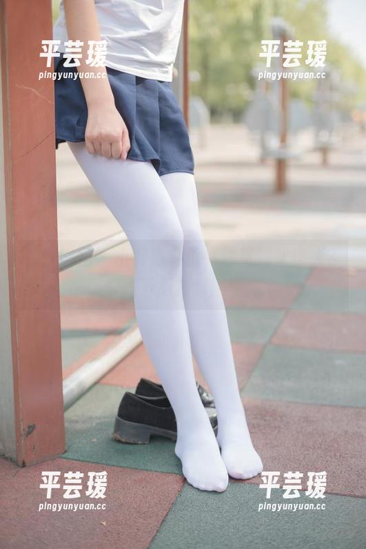 森萝财团 - 小梓浴缸照，居然如此撩人？快去下载那套图吧！