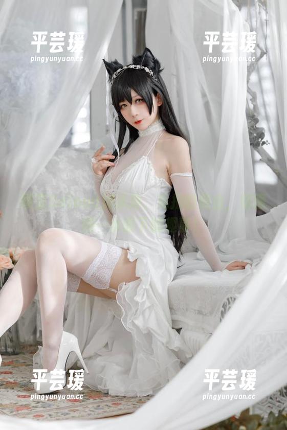 樱落Selena加泳池，私拍的组合，你懂得…水面下的趣事！