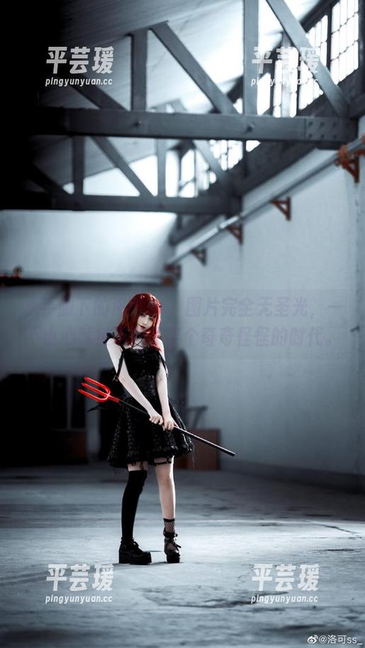 水手服下的洛可ss，图片完全无圣光，一不小心就被带回了某个奇奇怪怪的时代。