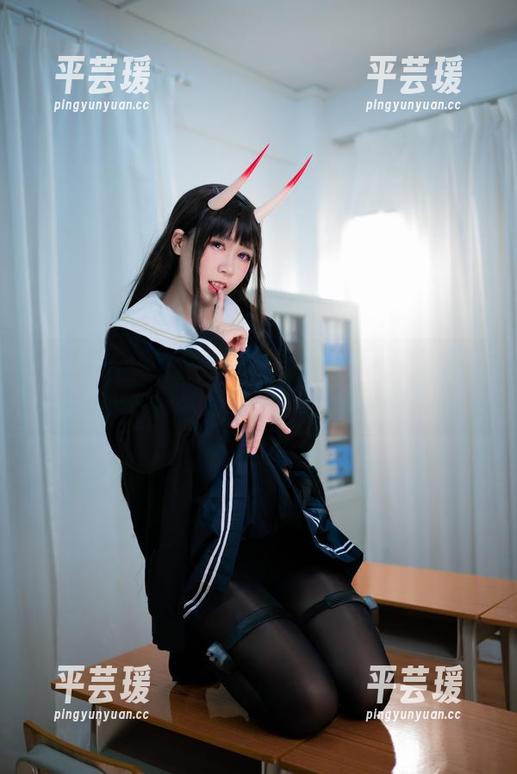 白色睡衣在线，流年不停w带你看高清照片