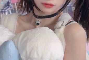 高清cos，清青琴玖的粉天使形象能把照片上其他小天使压得喘不过气。