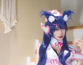 打个问号，清颜颜子的最新cos是天使还是特效玩得太溜？