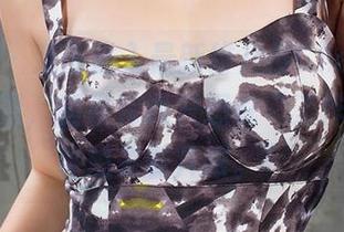 爱尤物 – 点击进入最新绯月樱Cherry的秘书套图，但看完我只想说“工作太累，真想多看几眼。”