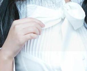 爱尤物 – 听说西门小玉的JK写真配了一些小表情，你背后的故事是什么呢？