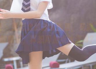 爱蜜社 – 张思允的泳衣图包，充满了日光的味道，真想再加点冰淇淋？