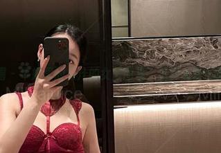 微密圈 – 牛奶里的果汁的女王图集：怎样才算优雅呢？