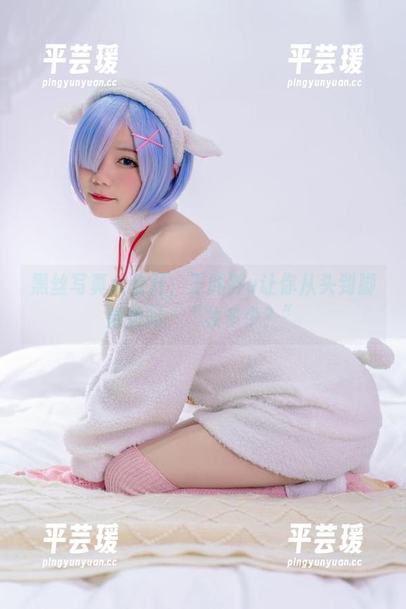 黑丝写真大公开，王胖胖u让你从头到脚都想问：“妆多少？”