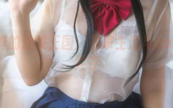 白烨烨的沙发王国：居家生活与cos如何共存