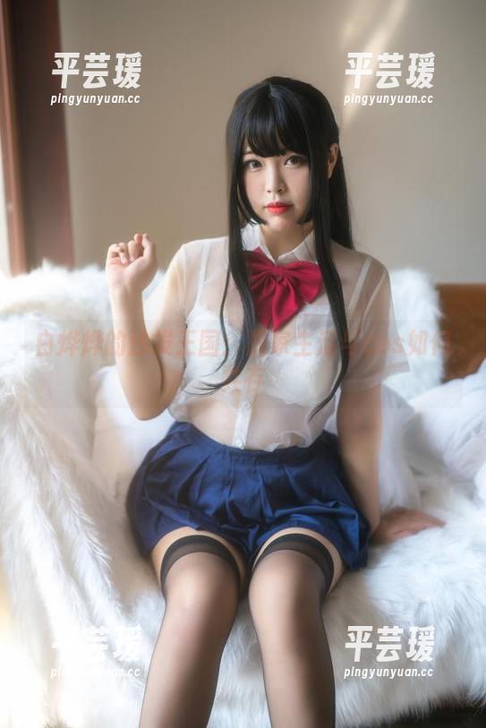 白烨烨的沙发王国：居家生活与cos如何共存