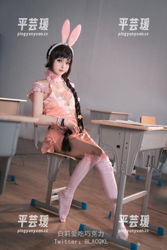 美图间的豹纹：白莉爱吃巧克力释放出的独特小魔法。