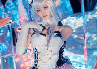 看这合集里的白莉爱吃巧克力，一身校服的穿搭竟然让我想到了许多事情～