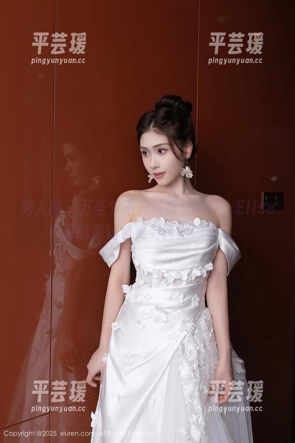 秀人网 - 万圣节不只是妖怪的节，Elise谭晓彤让它更有画面感了！