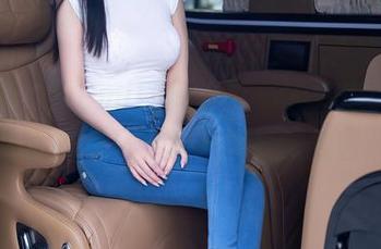 秀人网 – 看Emily顾奈奈酱的私房图集，谁说模特只能是印刷品的妆容…