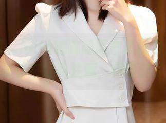 秀人网 – Mila嘟嘟的黑白表现力，照片每一帧都在呼唤注意，你听到了吗？