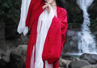 秀人网 – Lingyu的职业装：看她如何优雅地用西装投射实力！