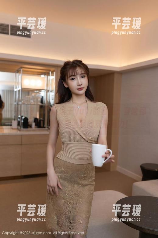 秀人网 - 优琪琪子yuki的套图：穿啥都有风，快来见证我的穿搭魔力！