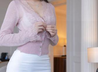 秀人网 – 正在研究刘娅希的连体衣，资源太丰富了，刚刚看到一张觉得很妙！