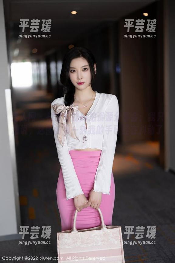 秀人网 - 初梦瑶的旅拍资源分享会：我只想说，选图的那一刻我的手已经在抖动了！