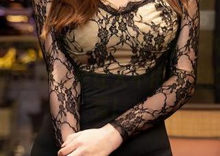 秀人网 – 她的旗袍写真里藏着一种气质，吴思晚的套图就是让人不由自主的一直回看！