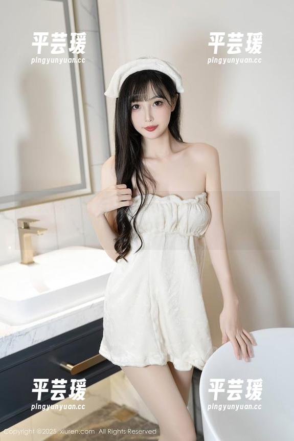 秀人网 - 最新!大琪琪Emily的短裤写真，别以为只是秀腿哦