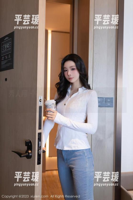 秀人网 - 在线揪心：安然的黑丝内衣作品，谁能说不感兴趣呢？