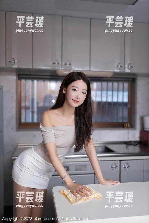 秀人网 - 材质感满分！容容容Alice最新白色套图让人我不禁想再去重新油漆房间！