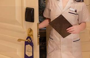 秀人网 – 观看了小雨baby的“花嫁”，我开始反思，难道我也该把自己改造成仙女了吗。