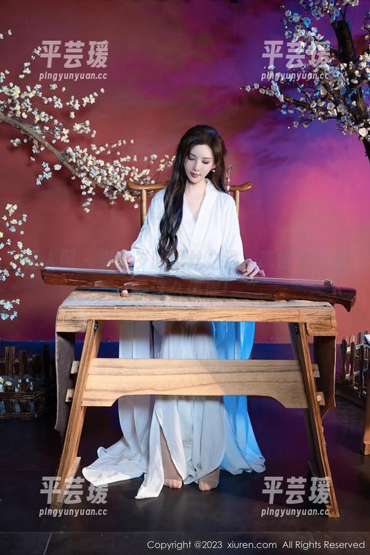 秀人网 - 岁小岁的黑丝之选，高清写真就是这么俏皮！