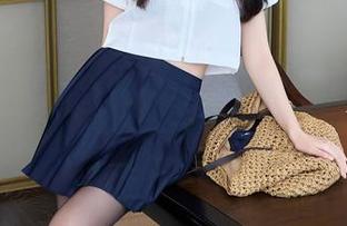 秀人网 – 徐莉芝Botty的天台套图，静谧中透着点什么，不看白不看。