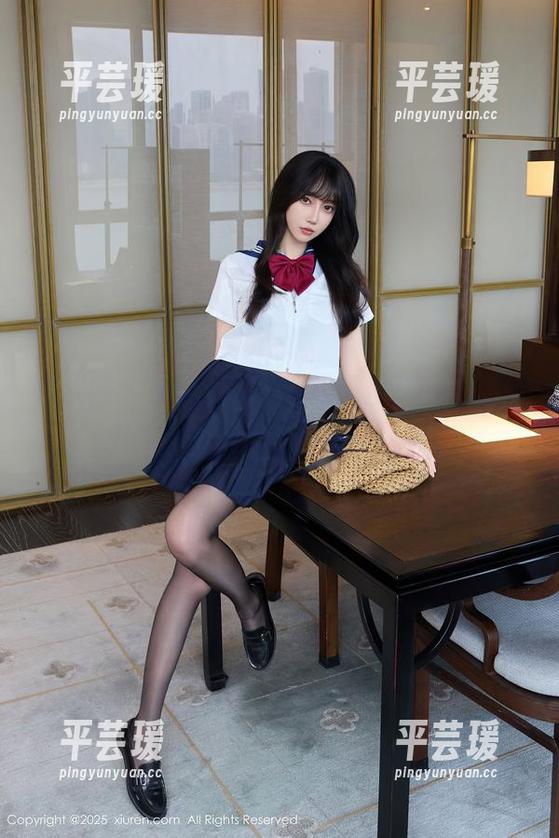 秀人网 - 徐莉芝Botty的天台套图，静谧中透着点什么，不看白不看。