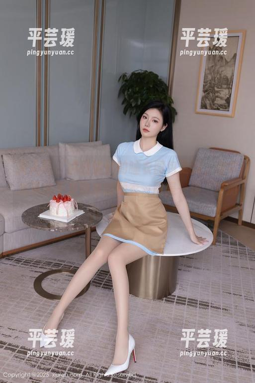 秀人网 - 点进清妙的睡衣图包更新，你会发现这不是简单的睡衣，而是一场“梦游展”！