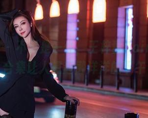 秀人网 – 不只是一件，王梓童Doirs毛衣合集让人想起懒洋洋的下午