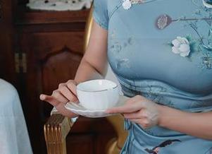 秀人网 – 和王馨瑶yanni的图集来一次亲密接触，丝袜到底能撑起多少美感？