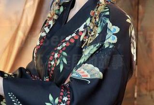 秀人网 – 白微Sera的教室，不只是书本还有美图的故事