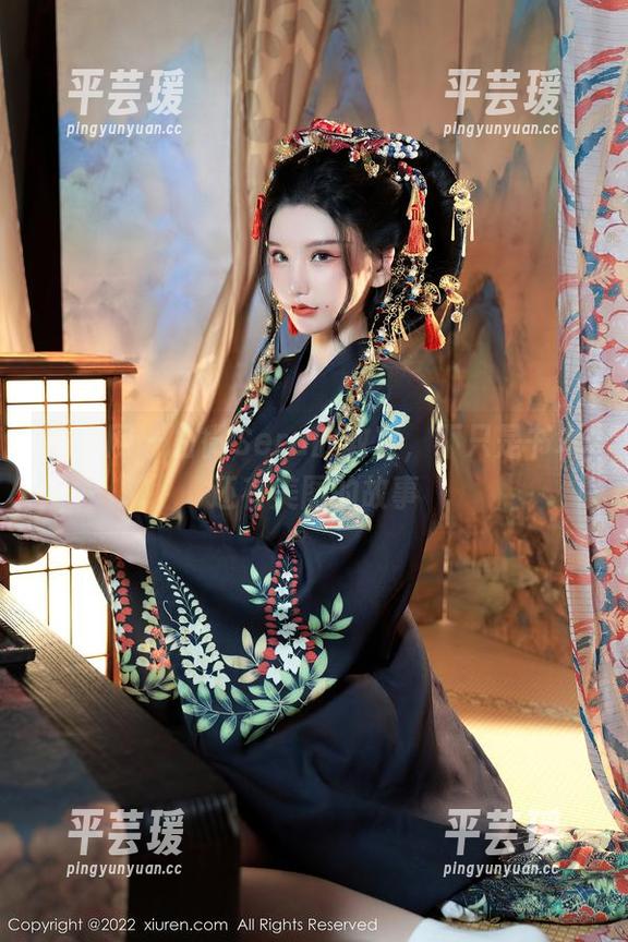 秀人网 - 白微Sera的教室，不只是书本还有美图的故事