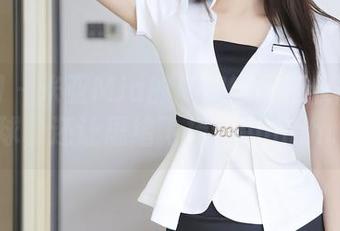 秀人网 – 米亚Mia的私房短裤不仅触碰眼球，还让思绪飞扬，ehhhh…