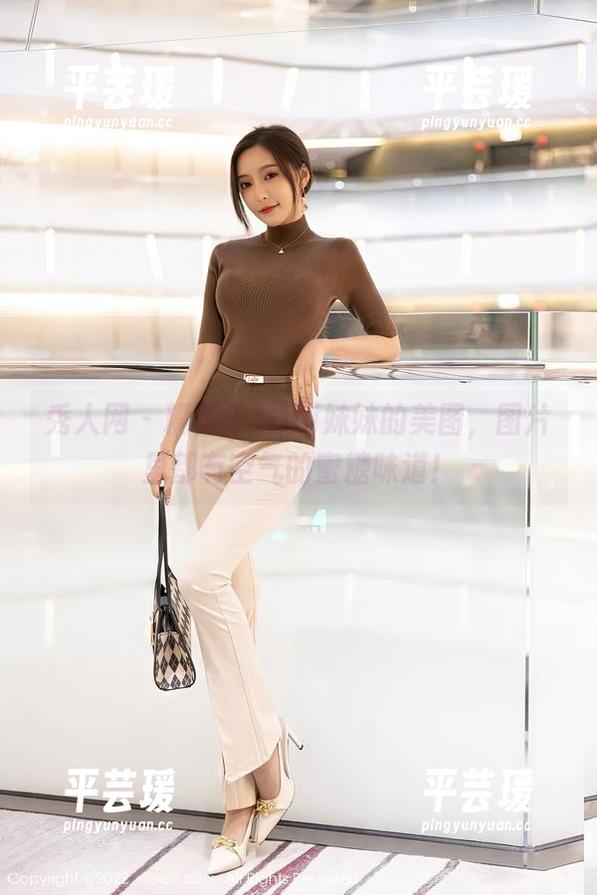 秀人网 - 糯美子Mini妹妹的美图，图片里都有空气的蜜糖味道！