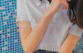 秀人网 – 制定双人的潮流？美七Mia的原图上明明写着‘不可置信’的表情。