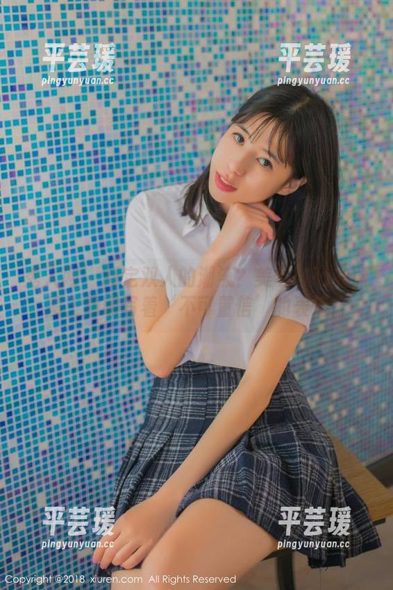 秀人网 - 制定双人的潮流？美七Mia的原图上明明写着‘不可置信’的表情。