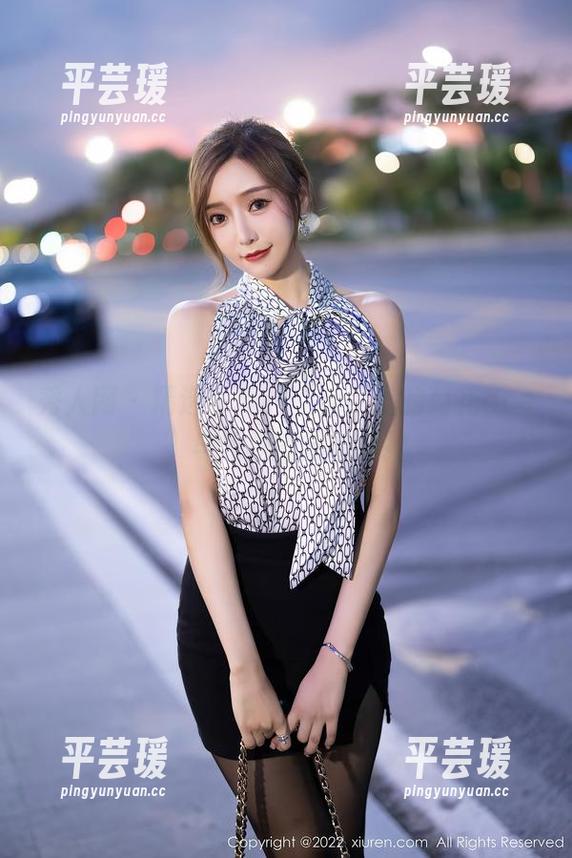 秀人网 - 精选写真：“舌尖上的菊花ace”与短裙的趣味碰撞