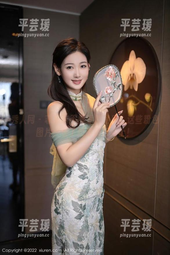 秀人网 - 菲菲吃不胖专属私房：这些粉色图片，看了想飞到云朵上！