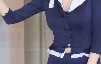 秀人网 – 就这样，蕾蕾醒了没在私拍图包里的睡衣，就是我想要的冬季限定