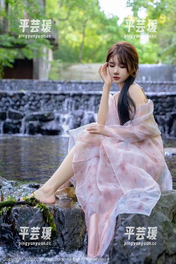 秀人网 - 无意间发现的谢小葱比基尼写真资源，竟然让我一阵口水直流！