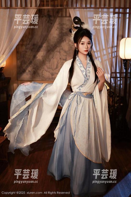 秀人网 - 黑色里的软软roro，高清图片到底有多吸引？